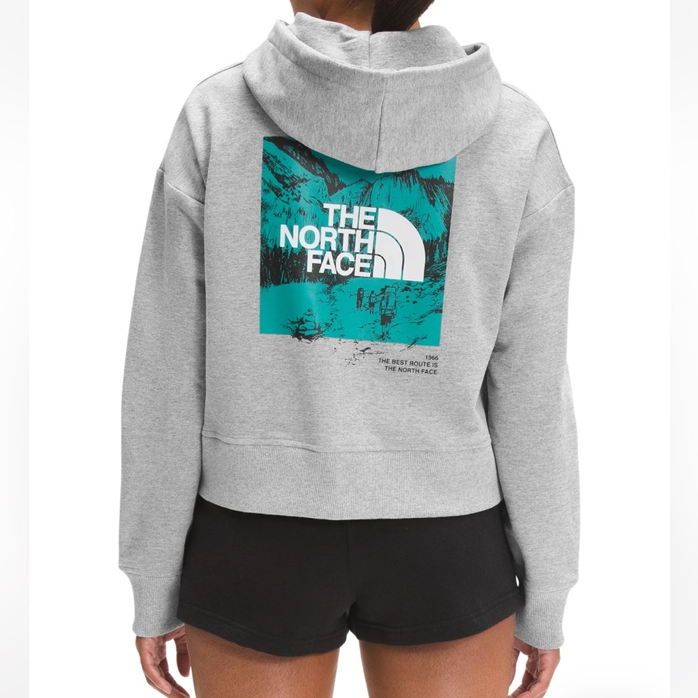 NORTH FACE LOGO PLAY RECYCLED
PULLOVER HOODIE -
WOMEN'S